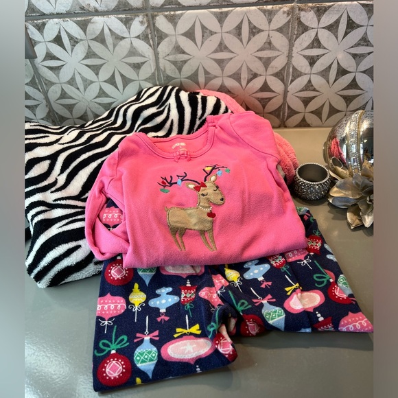 Christmas Pajamas & Zebra Blanket - Picture 1 of 7